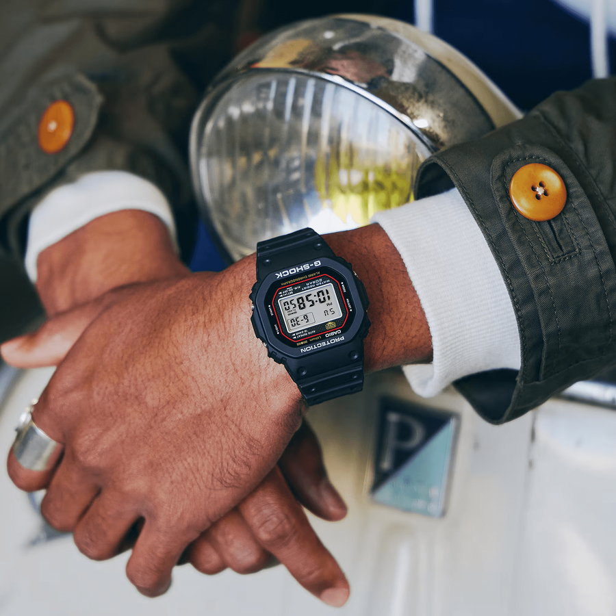 ЧАСОВНИК CASIO G-SHOCK DW-5000R-1AER