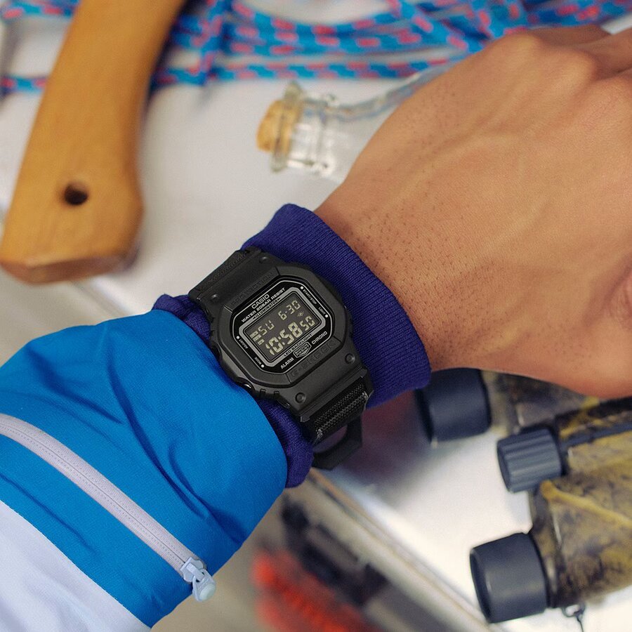 ЧАСОВНИК CASIO G-SHOCK DW-5600MNC-1ER