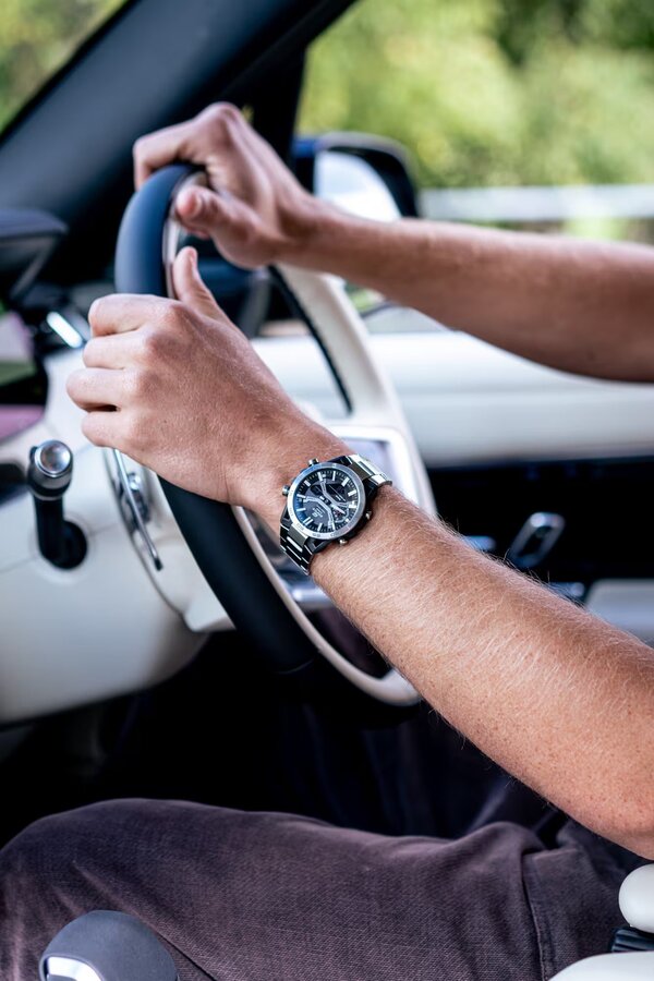 Часовник CASIO EDIFICE ECB-2000D-1AEF