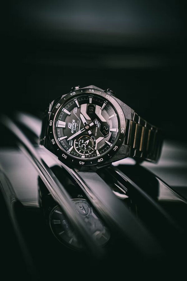 Часовник CASIO EDIFICE ECB-2200DC-1AEF