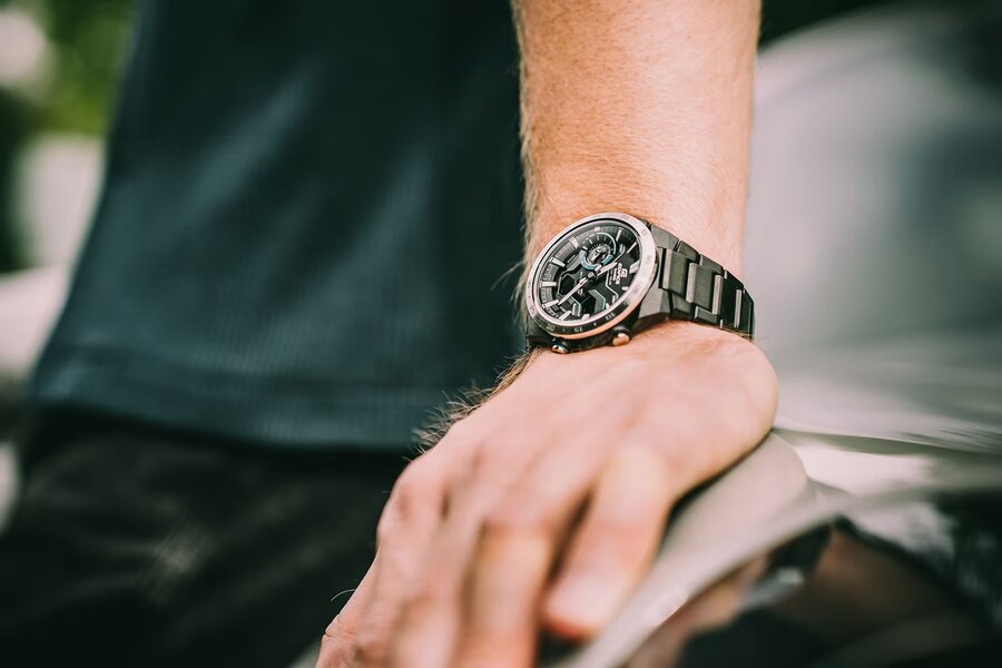 Часовник CASIO EDIFICE ECB-2200DD-1AEF