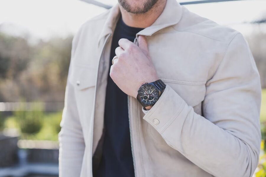 Часовник CASIO EDIFICE ECB-950DC-1AEF