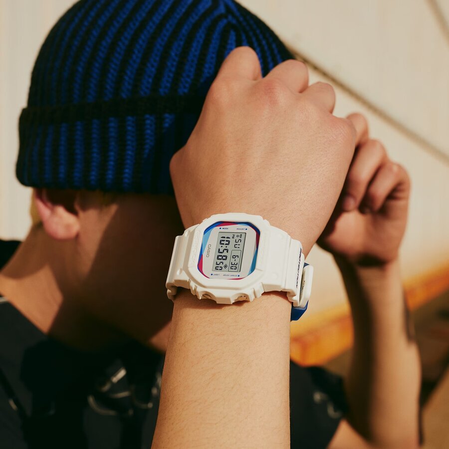 ЧАСОВНИК CASIO G-SHOCK DWE-5600PR-2ER
