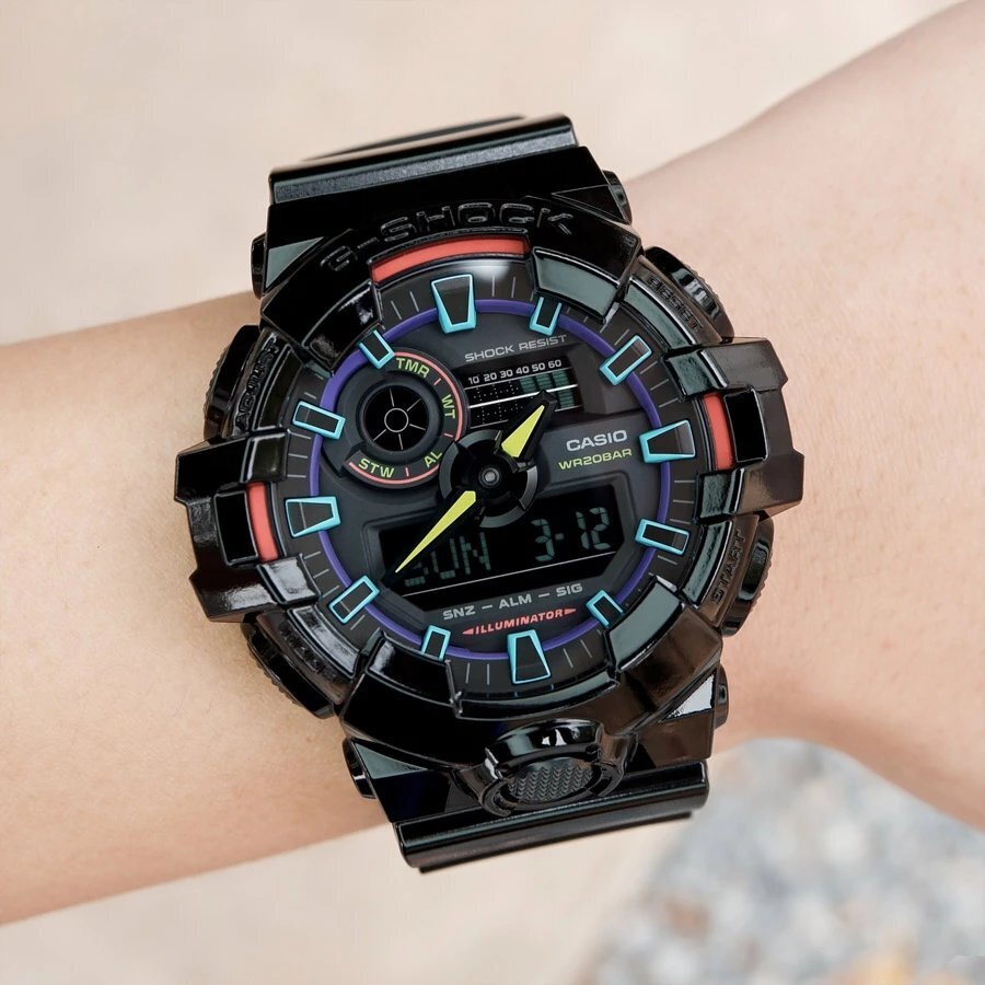 ЧАСОВНИК CASIO G-SHOCK GA-700RGB-1AER