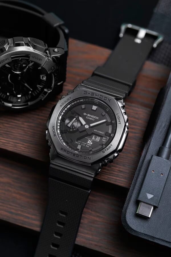 ЧАСОВНИК CASIO G-SHOCK GM-2100BB-1AER