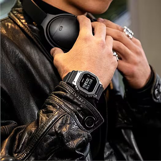 ЧАСОВНИК CASIO G-SHOCK GM-5600-1ER