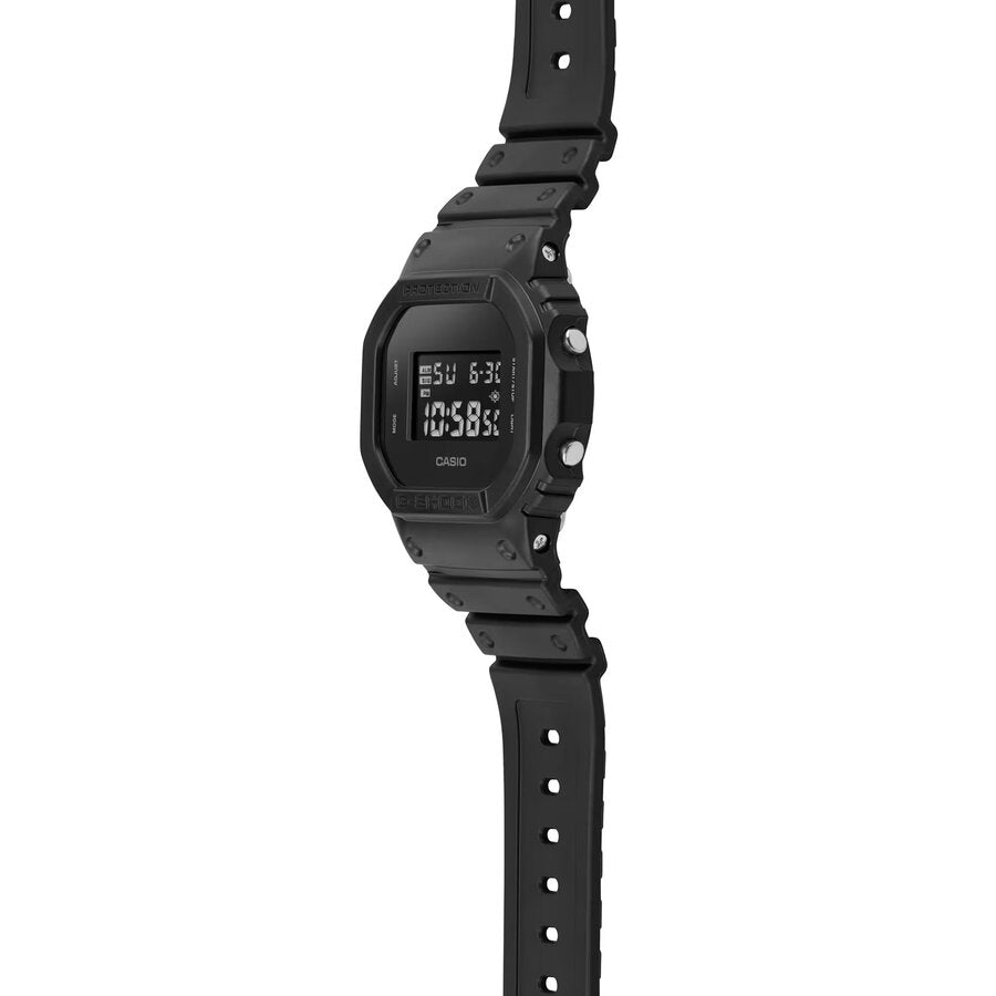 ЧАСОВНИК CASIO G-SHOCK DW-5600UBB-1ER