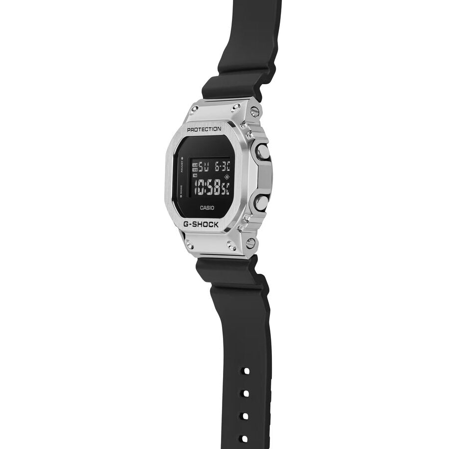 ЧАСОВНИК CASIO G-SHOCK GM-5600U-1ER