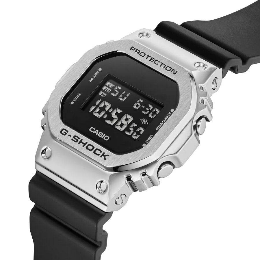 ЧАСОВНИК CASIO G-SHOCK GM-5600U-1ER