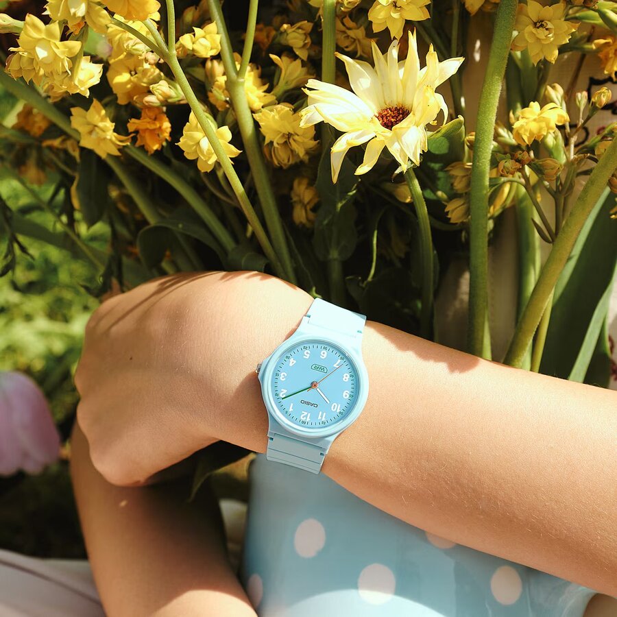 Часовник CASIO LQ-24B-2BEF